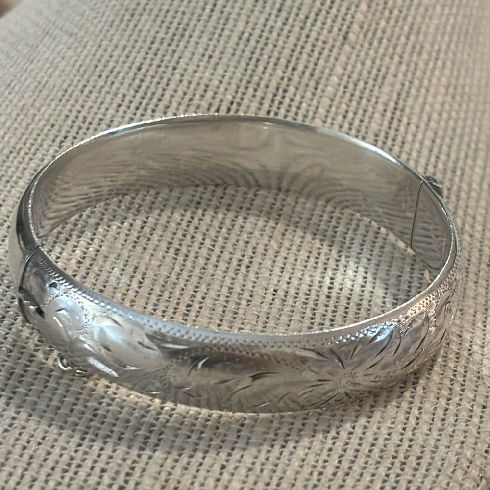 Antique sterling etched flower style bracelet 7”